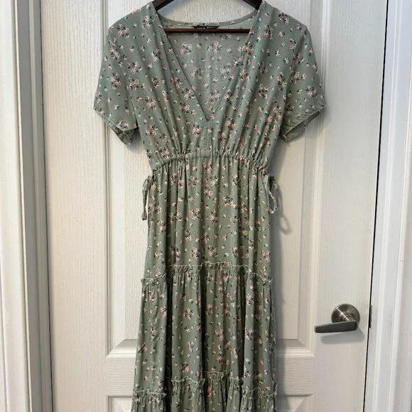 Shein Dresses | Women's Never Worn Green Floral Maxi Dress, Size Medium | Color: Green | Size: M | Mountainwest17's Closet Shein Dresses | Women's Never Worn Green Floral Maxi Dress, Size Medium | Color: Green | Size: M | Mountainwest17's Closet